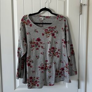 Green Envelope Gray Floral Top